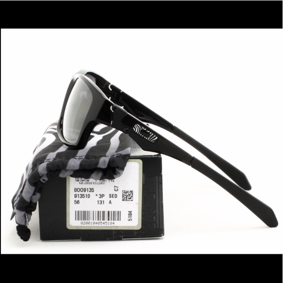 Oakley Jupiter Sq Pols Blk w/Blk Irid Polr 9135-10 - Picture 2 of 2